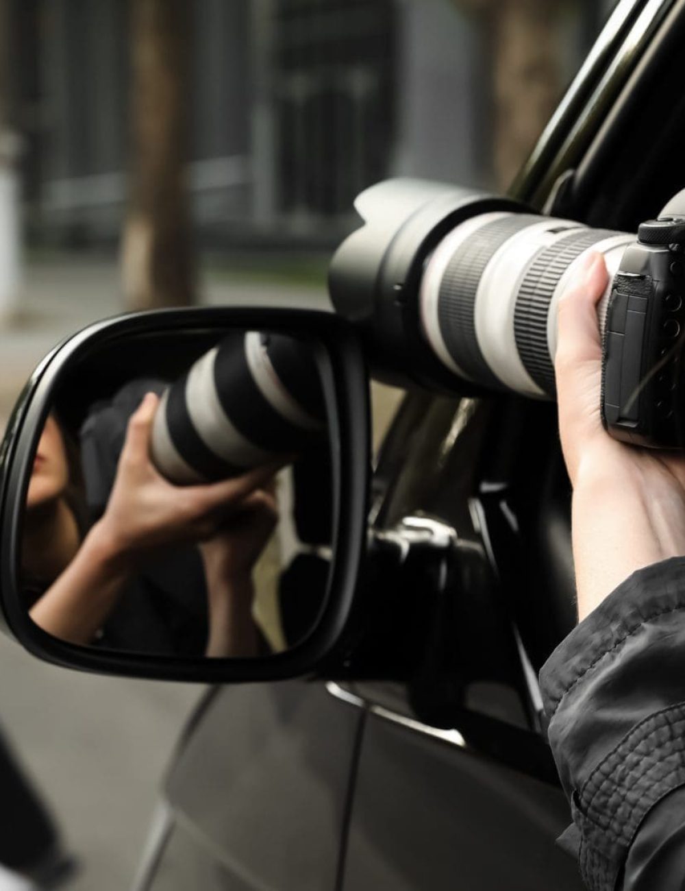Private Investigator Orange County CA Doing a Investigation